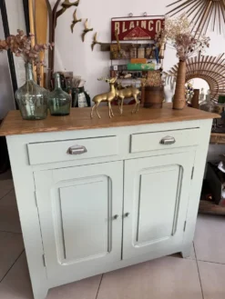 Buffet parisien vert amande vintage