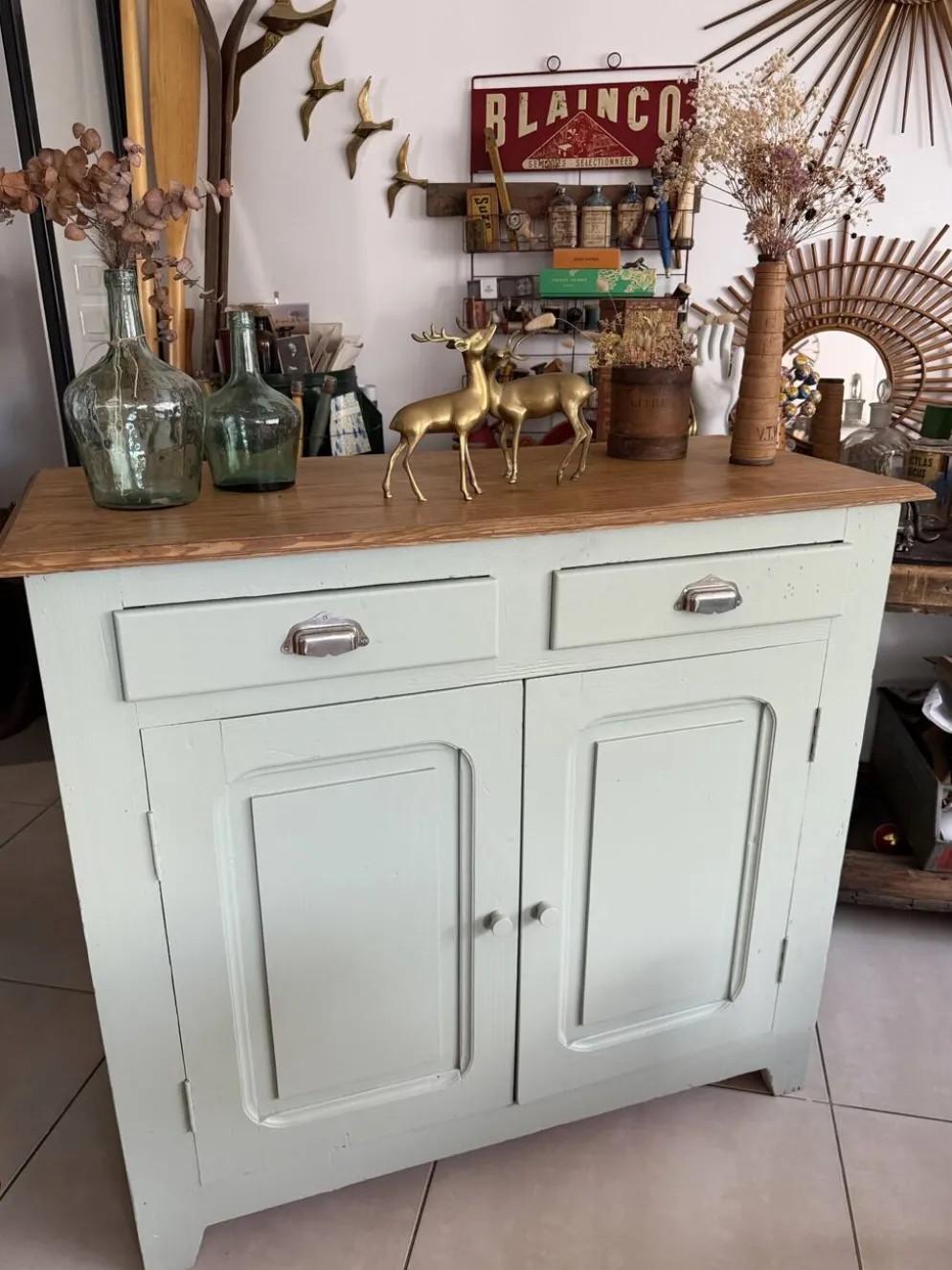 Buffet parisien vert amande vintage