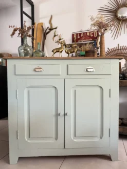 Buffet parisien vert amande vintage
