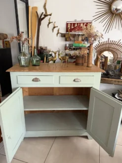 Buffet parisien vert amande vintage