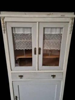 Buffet patiné,3 portes,1 tiroir