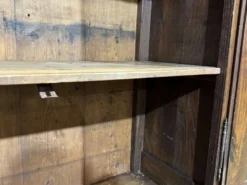 Buffet 4 portes en châtaignier fin XIXème provenant d'un ancien commerce