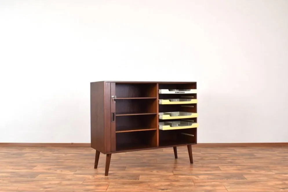 Buffet à portes tambour en teck danois des années 1960.