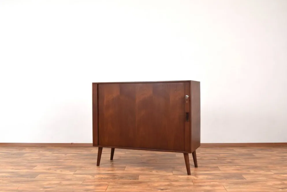 Buffet à portes tambour en teck danois des années 1960.
