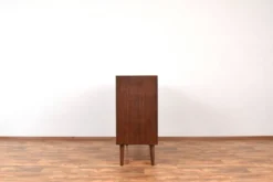 Buffet à portes tambour en teck danois des années 1960.