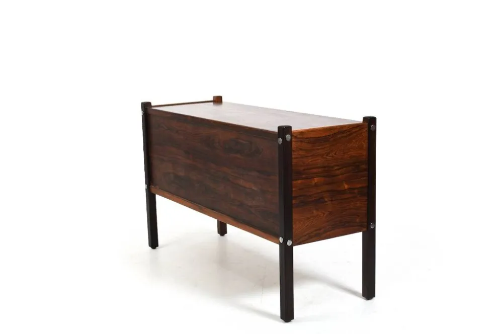 Buffet rare "Luciana" par Sergio Rodrigues pour OCA années 1960.