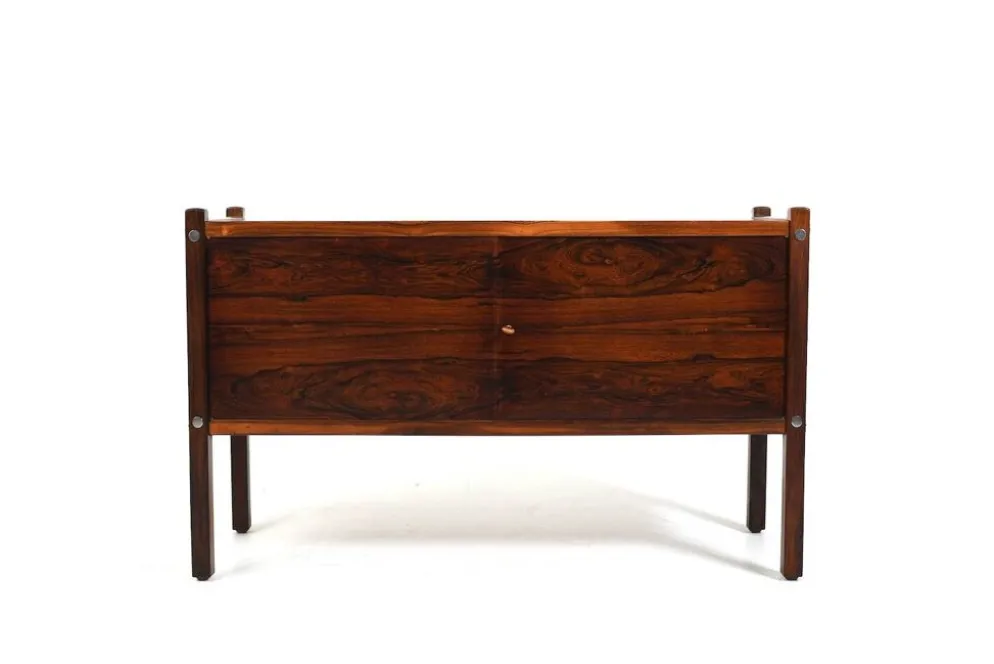 Buffet rare "Luciana" par Sergio Rodrigues pour OCA années 1960.