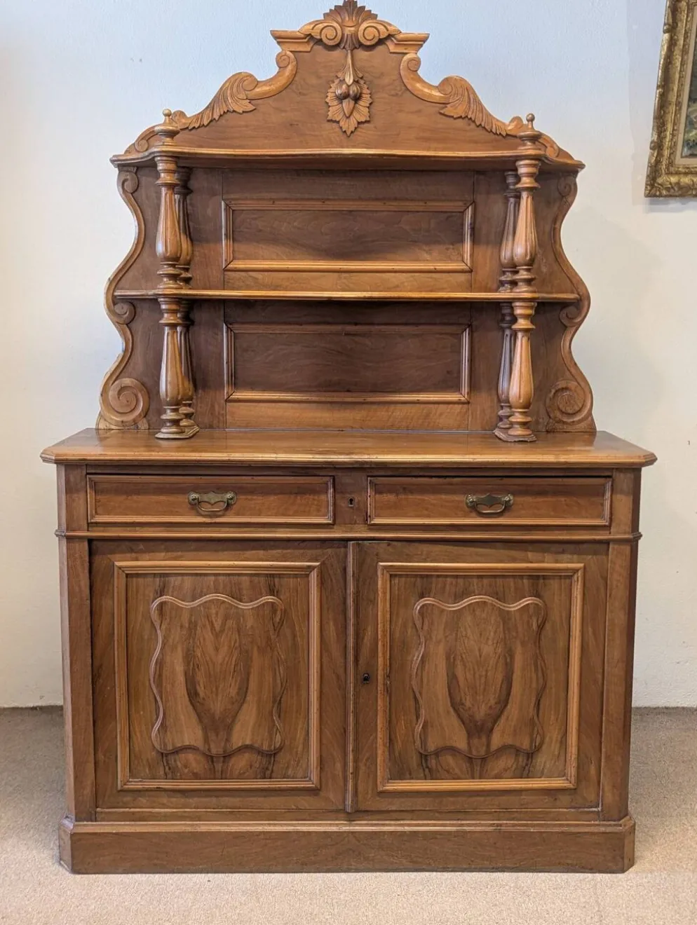 Buffet Saint Hubert fin XIXieme en noyer