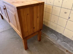 Buffet scandinave en pin massif