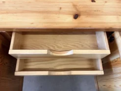 Buffet scandinave en pin massif