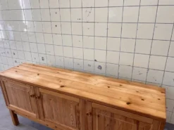 Buffet scandinave en pin massif
