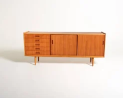 Buffet scandinave en teck, années 1950/60.