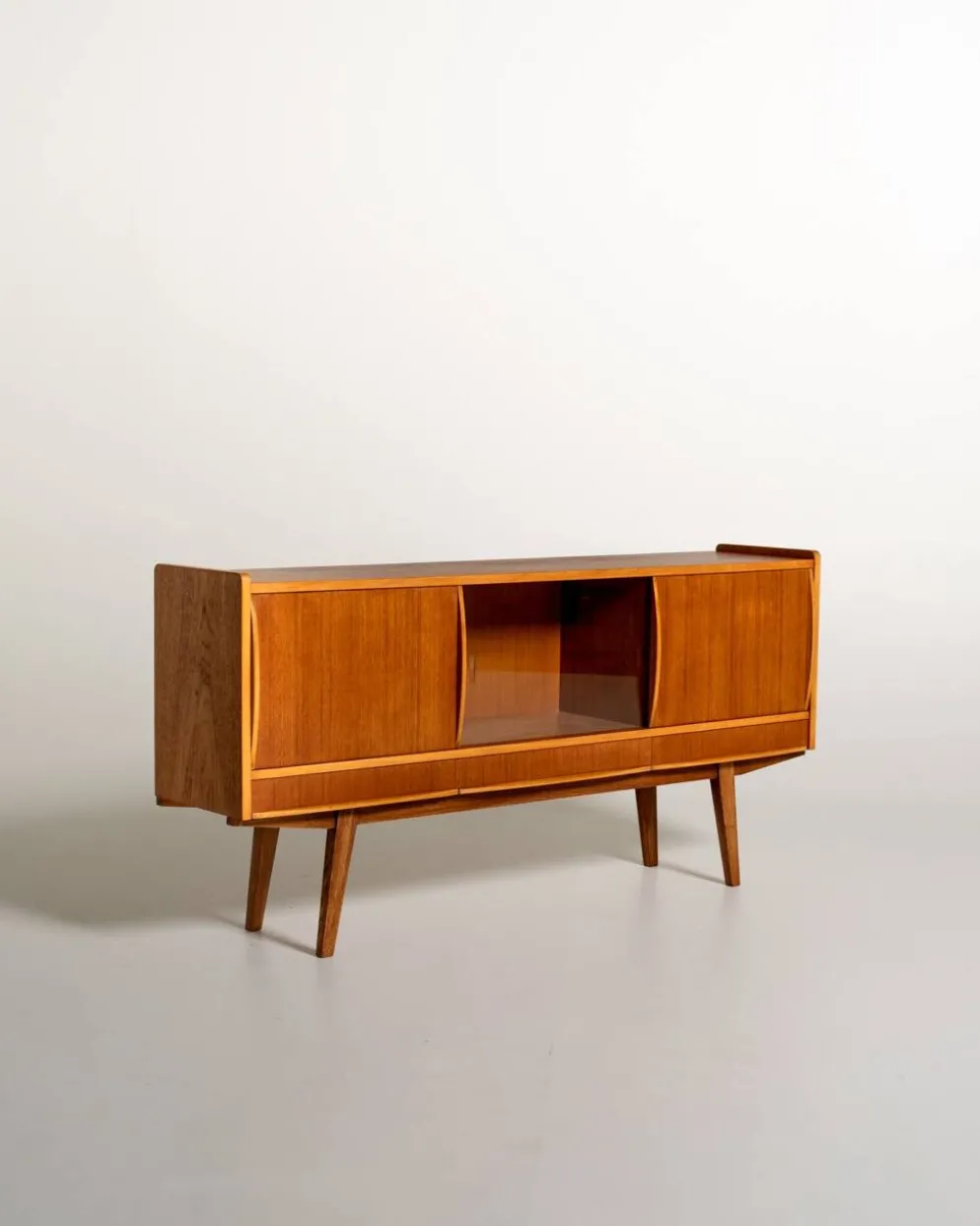 Buffet scandinave en teck avec verre fumé, années 1950-60.
