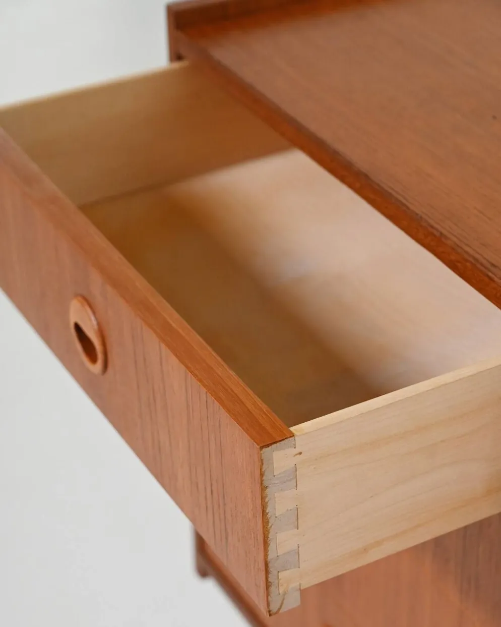 Buffet scandinave en teck avec étagère escamotable, années 1960