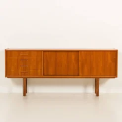Buffet scandinave en teck dans le style de Nils Jonsson, années 1960.