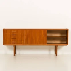Buffet scandinave en teck dans le style de Nils Jonsson, années 1960.