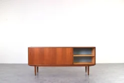 Buffet scandinave en teck du milieu du siècle par Nils Jonsson pour P.S. Heggen