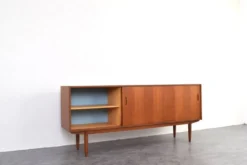 Buffet scandinave en teck du milieu du siècle par Nils Jonsson pour P.S. Heggen