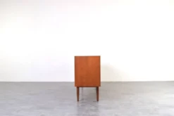 Buffet scandinave en teck du milieu du siècle par Nils Jonsson pour P.S. Heggen
