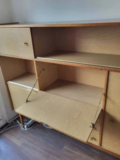 buffet secrétaire des années 60 sur pieds fuseaux