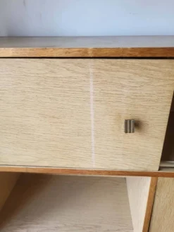 buffet secrétaire des années 60 sur pieds fuseaux