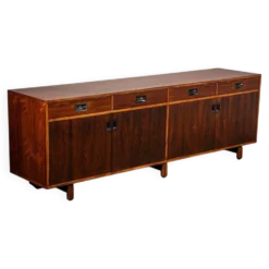 Buffet Stildomus avec des détails en laiton