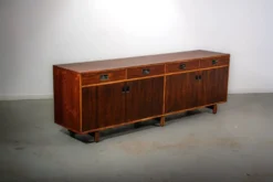 Buffet Stildomus avec des détails en laiton