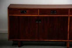 Buffet Stildomus avec des détails en laiton