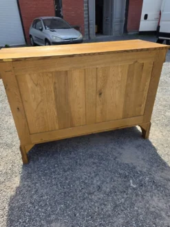 Buffet style Louis Philippe en chêne massif