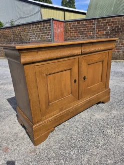 Buffet style Louis Philippe en chêne massif