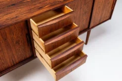 Buffet symétrique scandinave en palissandre, Danemark, 1960.