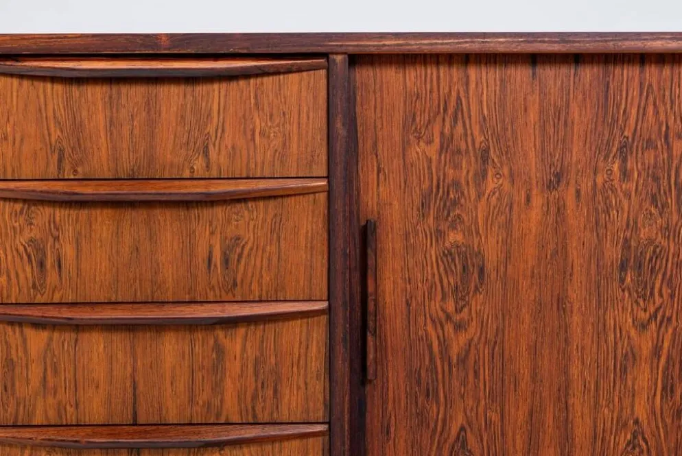 Buffet symétrique scandinave en palissandre, Danemark, 1960.