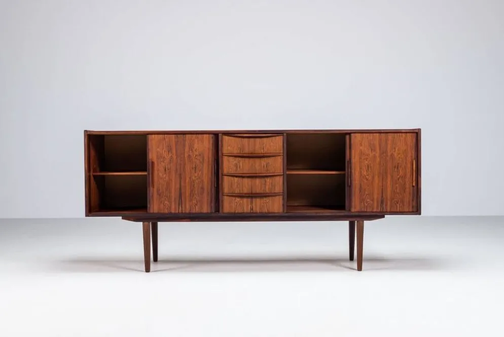 Buffet symétrique scandinave en palissandre, Danemark, 1960.