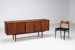 Buffet symétrique scandinave en palissandre, Danemark, 1960.