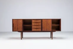 Buffet symétrique scandinave en palissandre, Danemark, 1960.