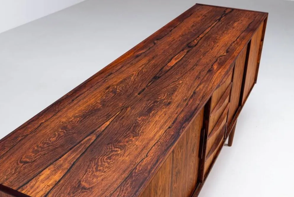 Buffet symétrique scandinave en palissandre, Danemark, 1960.