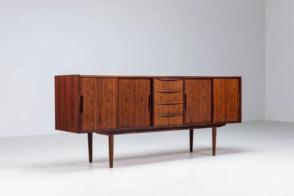 Buffet symétrique scandinave en palissandre, Danemark, 1960.