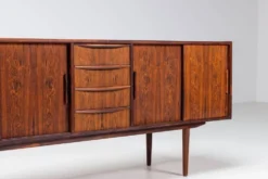 Buffet symétrique scandinave en palissandre, Danemark, 1960.