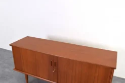 Buffet tambour en teck danois des années 1960.