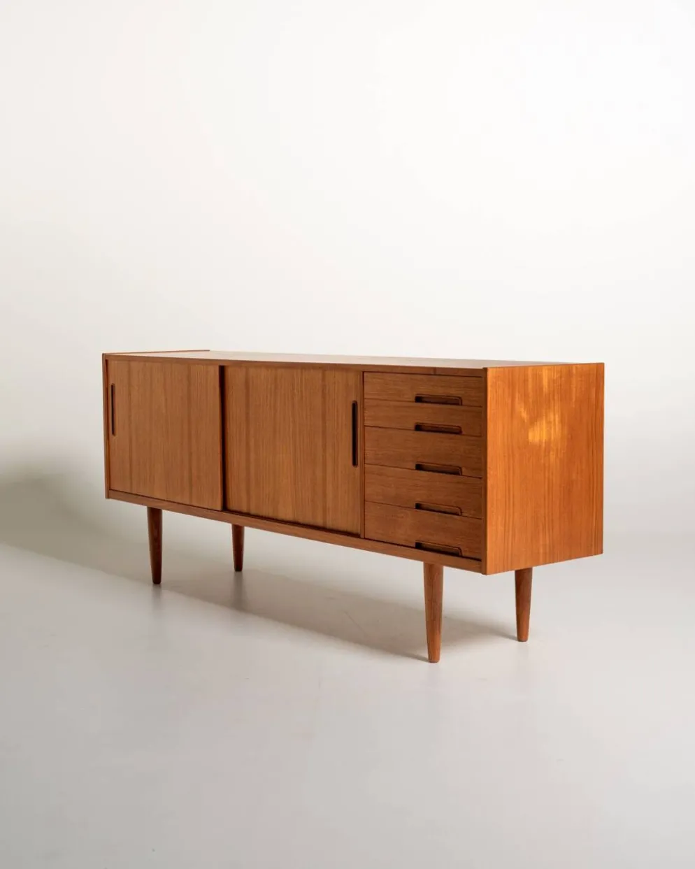 Buffet “Trento” par Nils Jonsson pour Troeds, Suède, années 1960.