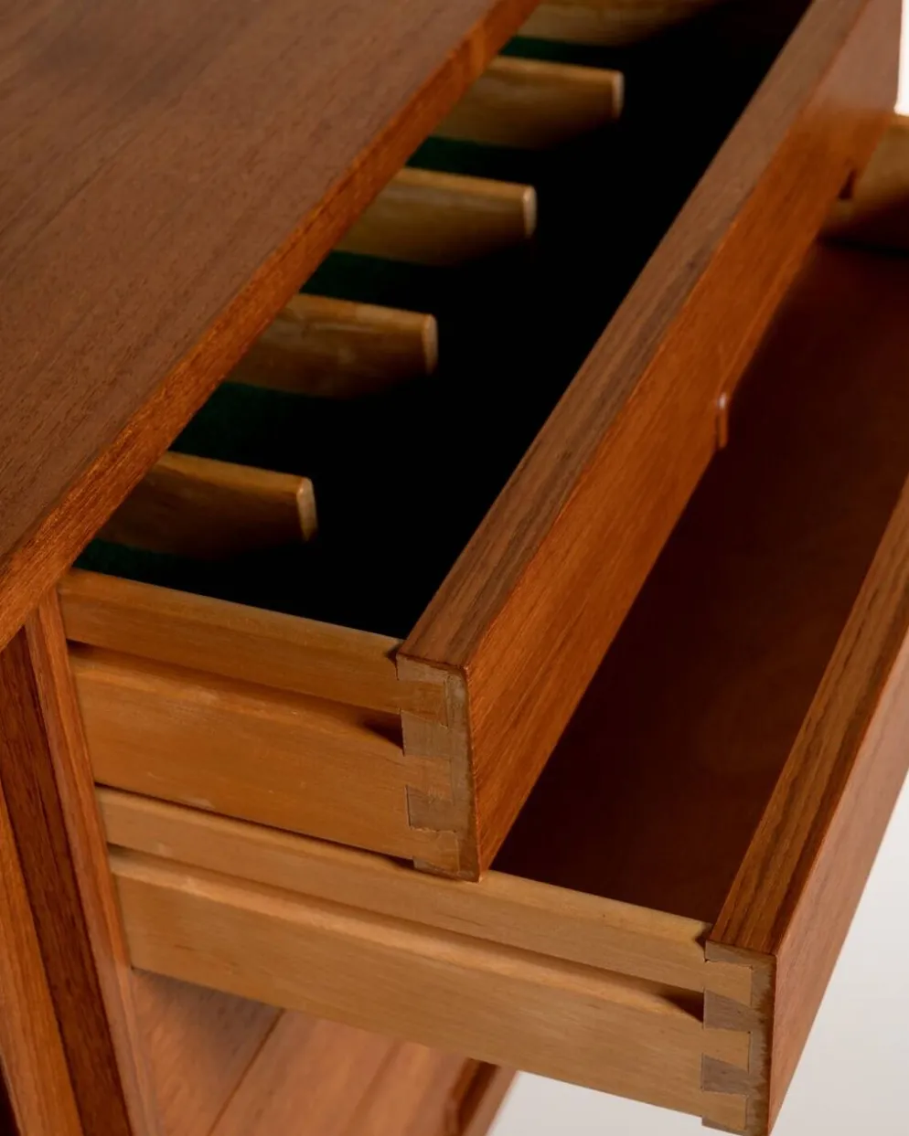 Buffet “Trento” par Nils Jonsson pour Troeds, Suède, années 1960.