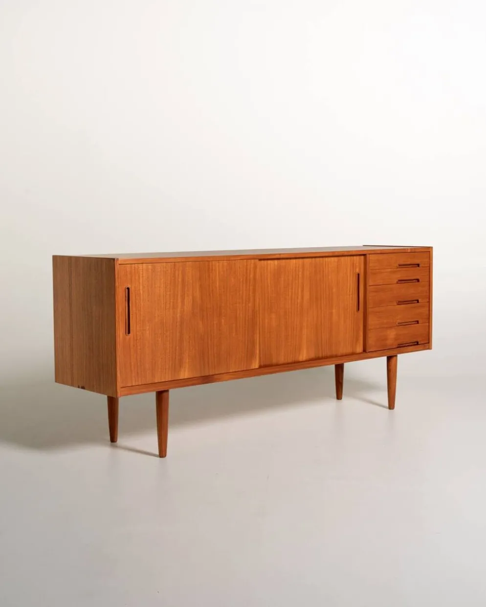 Buffet “Trento” par Nils Jonsson pour Troeds, Suède, années 1960.