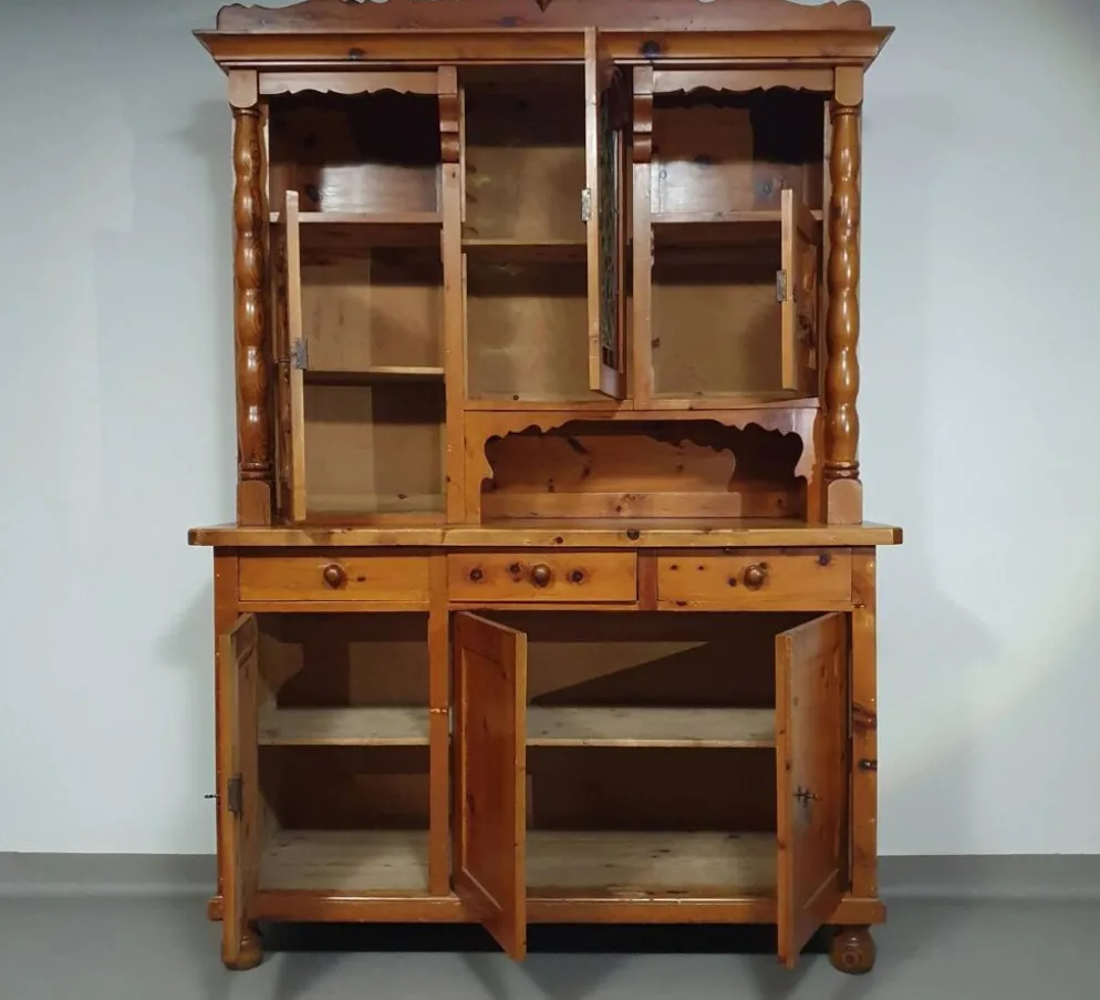 Buffet tyrolien des années 1950