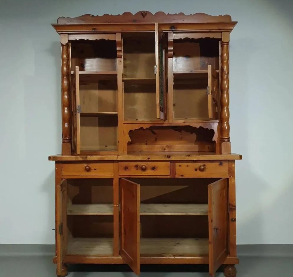 Buffet tyrolien des années 1950