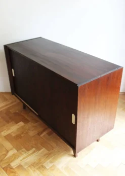 Buffet U-450 par Jiří Jiroutek – Interiér Praha, années 1960