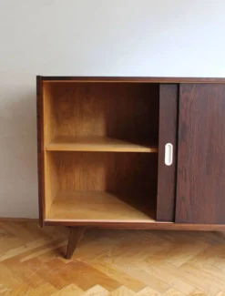 Buffet U-450 par Jiří Jiroutek – Interiér Praha, années 1960