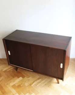 Buffet U-450 par Jiří Jiroutek – Interiér Praha, années 1960