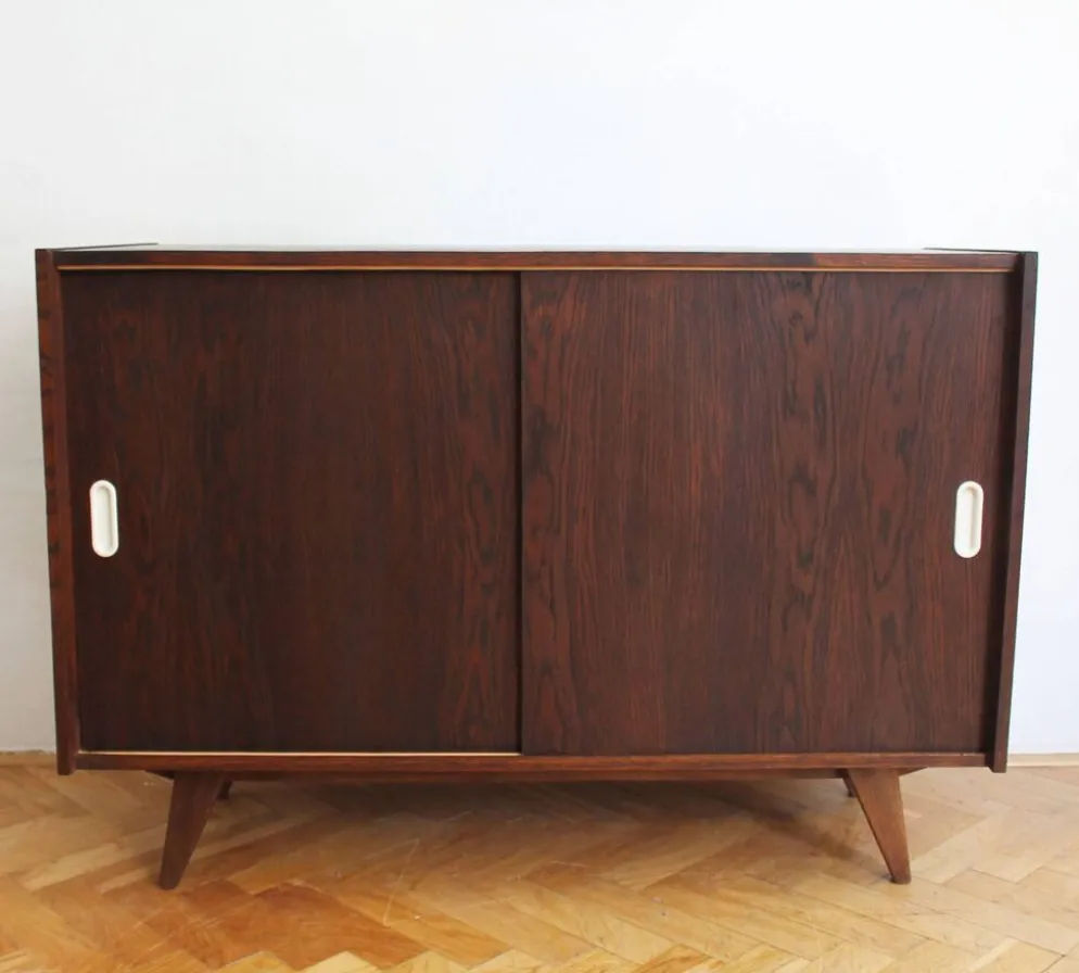 Buffet U-450 par Jiří Jiroutek – Interiér Praha, années 1960