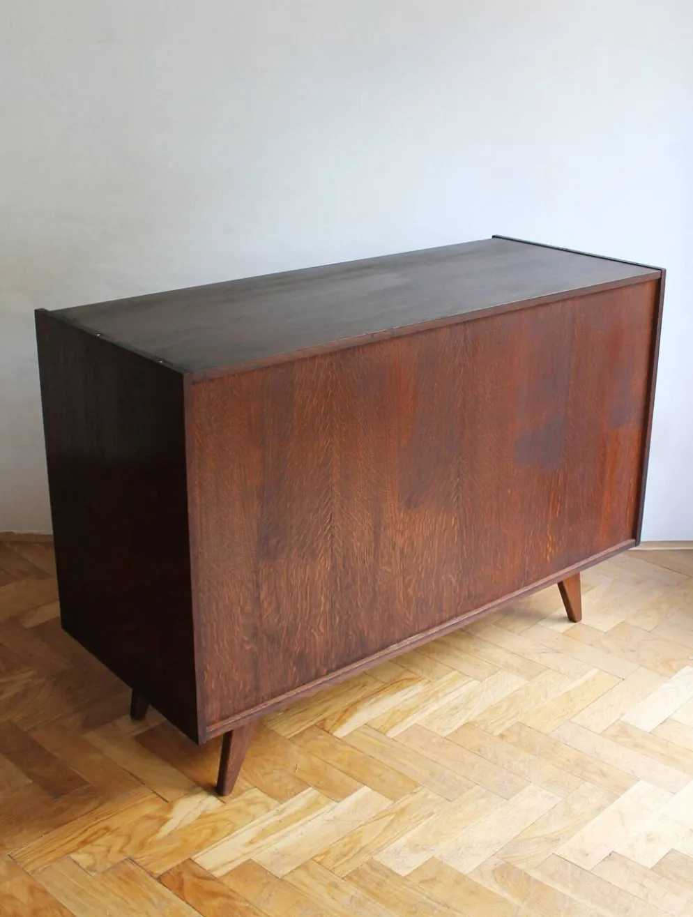Buffet U-450 par Jiří Jiroutek – Interiér Praha, années 1960