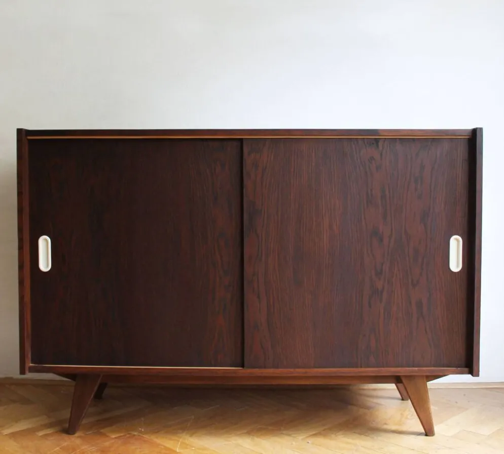 Buffet U-450 par Jiří Jiroutek – Interiér Praha, années 1960
